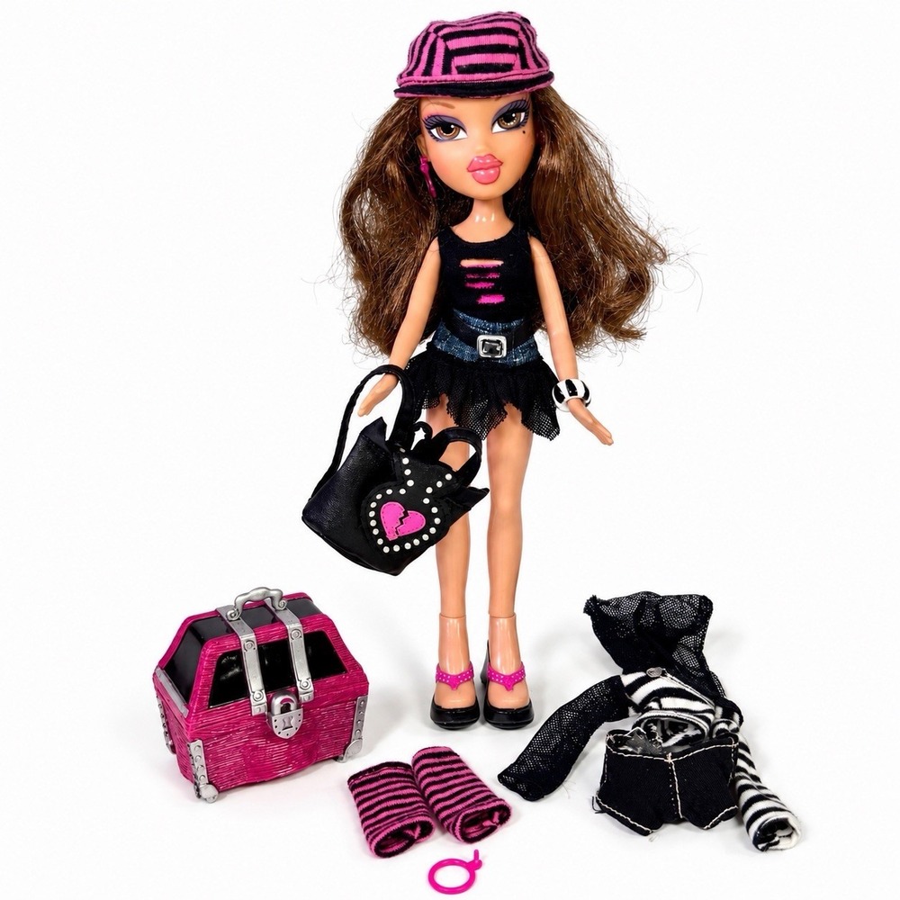Bratz Treasures Yasmin Doll 2005 MGA Treasure Chest 2 Outfits Accessories